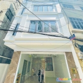 Cầu giấy – lô góc - ô tô đỗ cửa – kinh doanh – nhà đẹp ở ngay – tặng full nội thất.