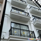 Nhỉnh 10 tỷ có toà nhà 9 tầng thang máy phố quan hoa, 48m2, 1 nhà ra phố.