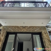 Siêu vip trần vỹ- mai dịch 11 tỷ thang máy, ô tô đỗ trước nhà, gần các trường đại học