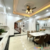 Bán nhà võ chí công,58m2,5 tầng,mt 5.5m,ô tô,lô góc,kinh doanh,giá 6.3 tỷ