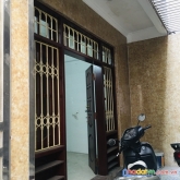 Cần bán căn nhà hoàng cầu nhà xây đẹp, vào ở ngay, giá hợp lý.