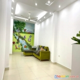Nhà đẹp lô góc, ngõ thông, kinh doanh. dt 39m2 có 7 pn, vừa ở và kd chỉ 5.x tỷ. yên hoà - cầu giấy.
