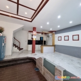 Cần bán nhà nguyễn đình hoàn gần phố nhà đẹp lô góc dt 45m2 5t mt 6m giá 5,9 tỷ có thương lượng