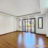 Phân lô víp hoàng cầu, 7 tầng thang máy, 80m2, ô tô kinh doanh, 17 tỷ