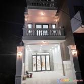 Nhà 1 trệt 2 lầu kdc bửu hòa, đường nhựa 3 xe hơi, sân đậu xe hơi, gần pouchen