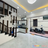 Bán nhà đẹp 5 tầng - vị trí 10m ra mặt phố - ra ô tô tránh - phố cầu giấy - khu trung tâm sầm uất