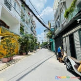 Nhà đẹp ở ngay - hẻm nhựa xe hơi tránh - tặng nội thất