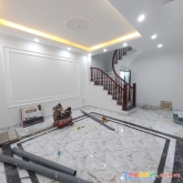 Nhà mới kính koong - nở hậu  - xem là thích - ở ngay, ở sướng - ô tô đỗ cổng.