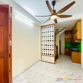 Nhà đẹp mới tinh, yên tĩnh, an sinh, cửa cầu thang toàn gỗ xịn, nhỉnh 3 tỷ tl