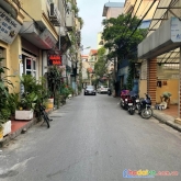 2,3 tỷ có nhà 2 tầng, 35m2, mt 4 m, lai xá, hoài đức, ô tô vào, kinh doanh tốt