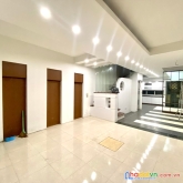 Mặt phố - lô góc- ôtô tránh - vỉ hè - kinh doanh đỉnh - 15m ra cổ linh - view dự án hồ điều hòa