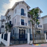 Biệt thự xây sẵn 3 tầng diện tích 135m2 nằm tại trung tâm thành phố từ sơn giá siêu siêu rẻ