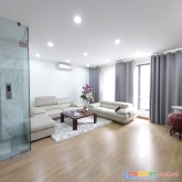 Bồ đề,lô góc thoáng sáng,6t.gara ôtô 7t chỗ, thang máy  10 tỷ.