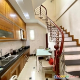 Bán nhà ngọc thuỵ 50m2 x 4 tầng, giá 5.7 tỷ, ô tô đỗ cổng, 20m ra ô tô tránh, 5 phút sang phố cổ