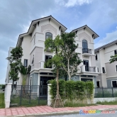 Bán biệt thự villas đẳng cấp tại khu đô thị xanh centa city-từ sơn,cách cầu phù đổng 5 phút.