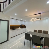 Bán nhà phố tân mai: 40m2*5 tầng, mt 4.4m, ô tô vào nhà, lô góc, ngay sát chợ, kinh doanh lộc.