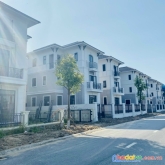 Cần tiền bán gấp biệt thự đơn lập 216m tại đô thị xanh centa city của vsip, gần sông, gần công