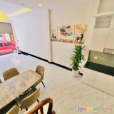 Bán nhà nguyễn văn cừ, long biên, 41m2 x 5 tầng, gara, ngõ thông, đủ nội thất, nhà đẹp, ở ngay