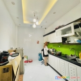Bán gấp nhà hot phố  quỳnh, hai bà trưng, 40m, 5t, mặt ngõ kd, nhỉnh 5 tỷ, 0962753326.