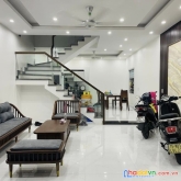 Bán nhà rẻ bắc từ liêm, 5 tầng x 42m2, ô tô, kinh doanh, chỉ nhỉnh 3 tỷ.