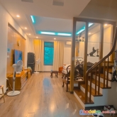 Bán nhà cầu giấy gara ô tô kinh doanh ngõ thông ô chờ thanh máy giá 8,9 tỷ