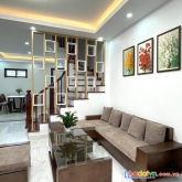 Bán nhà giáp mphồng tiến.5ngủ,view hồ,ôtô đỗ ngày đêm cách 10m.hơn6tỷ