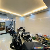 Bán nhà dương quảng hàm diện tích 80m2 x 5t mt 5m, giá 10.8 tỷ, oto 4 chỗ vào nhà.