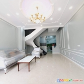 Cần bán căn nhà phố vừa mới xây dựng nằm ngay chợ vừa ở tiện kinh doanh 110m2 giá chỉ 5 tỷ