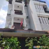 Gâp bán đi định cư , 4.5x20 , 5 tầng btct, 90m2,hxh thông.trường chinh , q12.