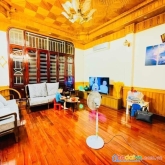 Bán nhà phân lô phan văn trường quận cầu giấy ngõ rộng ô tô vào nhà 40m ra phố kết hợp kinh doanh