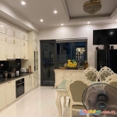Mặt phố nghĩa đô cầu giấy. phân lô. vỉa hè. ô tô tránh. dt 70m. 5 tầng. giá 16.8 tỷ. lh 0977717488