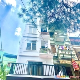 Cần bán nhà trung tâm quận cầu giấy,ô tô,kinh doanh,khu vực tiện ích đủ thứ,đang cho thuê dòng