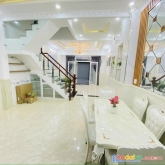 Bán nhà phố nguyễn khánh toàn, quận cầu giấy: 56m2*4t, mt 5m, nội thất, oto, kinh doanh. 5,6 tỷ