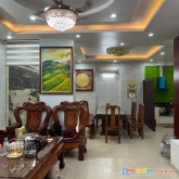 Nhà hoàng quốc việt cầu giấy. phân lô. ngõ thông ô tô vào. dt 80m. mt 7.8m. giá 16 tỷ.