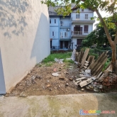 300922 chỉ tầm 3 tỷ có 52m2 đất trâu quỳ, gia lâm. mt 4m vuông vắn. ô tô 7 chỗ vào. lh 0926782459.