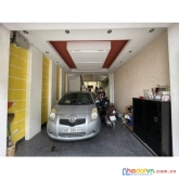 Gara 7 chỗ ô tô tránh phố nguyễn văn cù quận long biên 60m chỉ hơn 80tr/m2