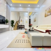 Bán nhà hai bà trưng -  ở luôn - gần phố - 41m - 3 phòng ngủ