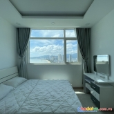 Cho thuê căn hộ 2 phòng ngủ rộng 76m2 , view phố biển quá là đẹp giá lại rẻ tại mường thanh 04