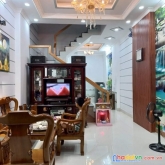 Xoắn ngộp bán nhà  4x13 đẹp 3 tầng khu tăng long q.9 sát vành đải 3 và lò lu- chỉ 4.65 tỷ
