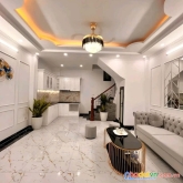 Bán gấp nhà trung tâm hai bà trưng gần ô tô, 48m*5 tầng, giá 4.8 tỷ.