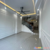 Bán nhà ngọc thụy 50m 5 tầng  mặt ngõ - ngõ thông - lô góc - nhà mới siêu đẹp. lh e tâm