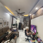 Đội cấn 35m 5 tầng 3 ngủ 4mmt gần phố oto full nội thất giá nhỉnh 4 tỷ lh 0799198898