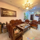 Bán nhà ngọc lâm 60m 5 tầng dân xây  ngõ ô tô thông chỉ 5 .5tỷ  lh e tâm