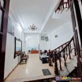 Bán nhà đẹp hào nam quận đống đa ngõ thông rộng ba gác gần phố gần trường chợ thuận tiện di chuyển
