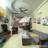 4 tỷ x-trung tâm bồ đề- bán nhà đẹp 46m- tặng 90% nội thất-giếng trời- nhỉnh