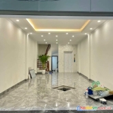 Bán nhà hoàng quốc việt-cầu giấy-khu phân lô quân đội-thang máy-ô tô đỗ cửa vào nhà