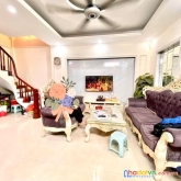 Bán nhà mai dịch 40m- chỉ 4 tỷ- trung tâm cầu giấy- cách ô tô 30m