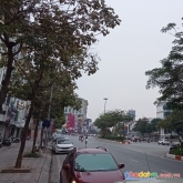 Giảm giá sốc-mặt phố hot nhất thủ đô-vỉa hè đá bóng-kinh doanh sầm uất