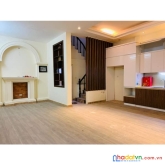 Bán nhà ngõ oto hoàng cầu đống đa 50m 4t mặt tiền 6.5m. giá 9.7 tỷ