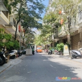 Cần bán gấp toà nhà 8 tầng thang máy phố đỗ quang, cầu giấy, mặt tiền rộng,vị trí hiếm nhà bán